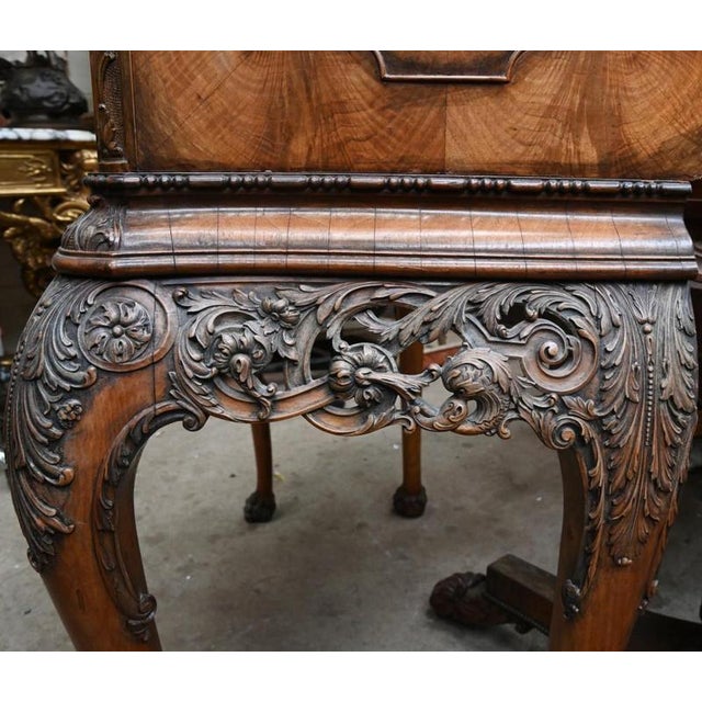 1920s Queen Anne Revival Drinks Cabinet in Burr Walnut Cocktail, 1920s For Sale - Image 5 of 6