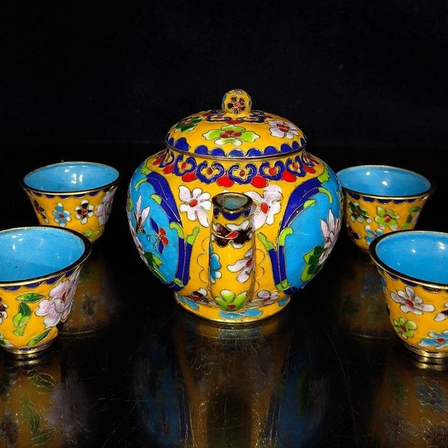 Vintage Cloisonne Enamel Tea Set – 7.1" Yellow Ground Floral Teapot & 4 Cups in Box For Sale - Image 4 of 8