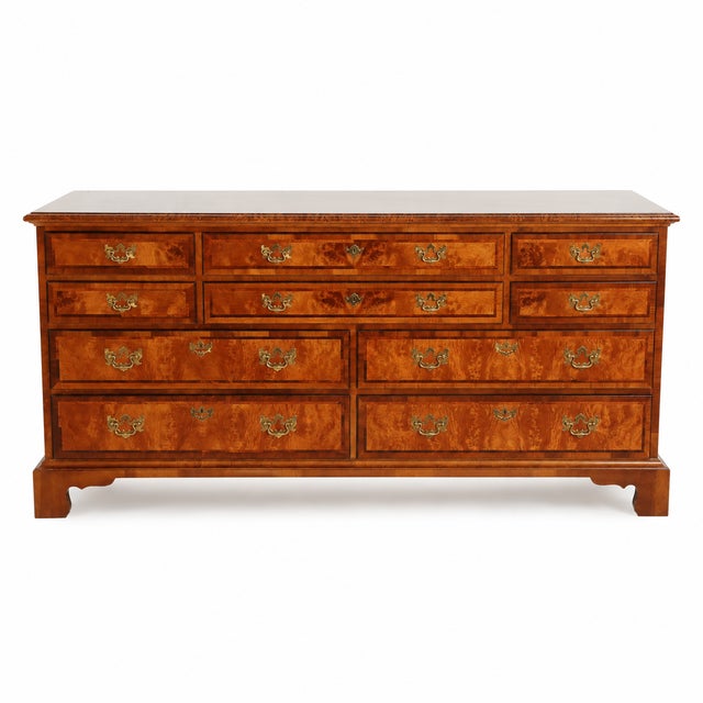 Traditional 1970s Vintage Henredon Aston Court Banded Mahogany Triple Dresser For Sale - Image 3 of 14