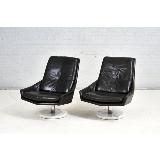 Postmodern Black Leather Lounge Chairs With Calacatta Marble Bases, 1970 For Sale - Image 3 of 13