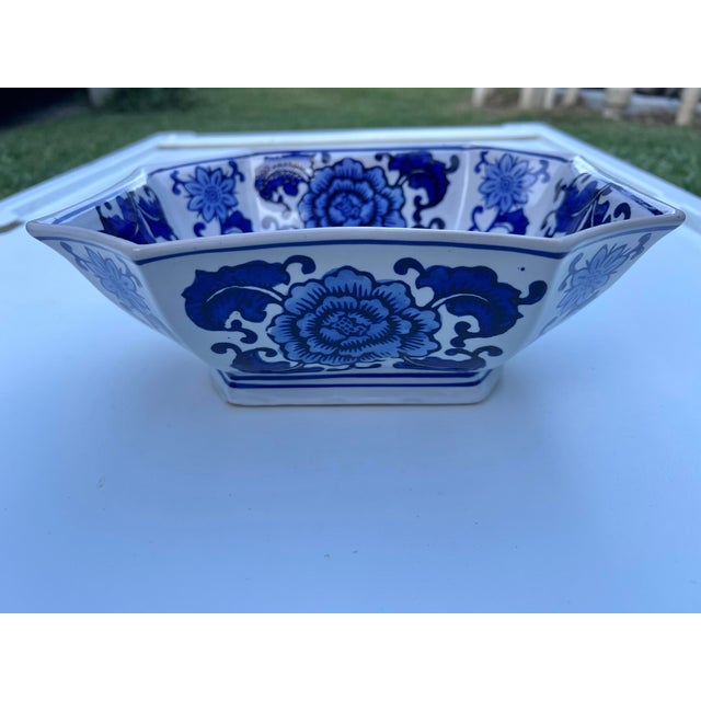 Late 20th Century Floral Blue & White Bowl 8 Sided Bowl For Sale - Image 4 of 5