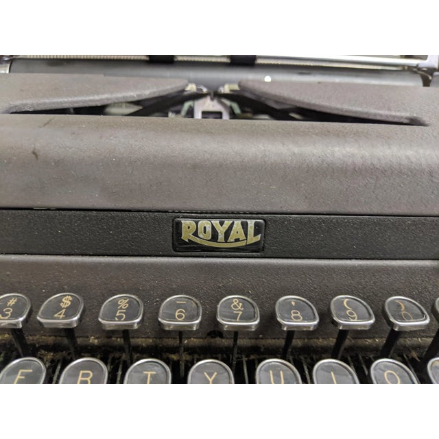 1948 Royal Quiet DeLuxe Typewriter For Sale - Image 11 of 12