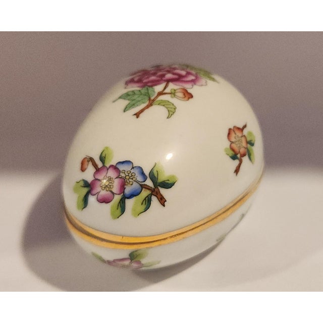 This vintage porcelain Herend Queen Victoria Porcelain Egg Trinket Box would be a perfect gift to welcome spring. It was...