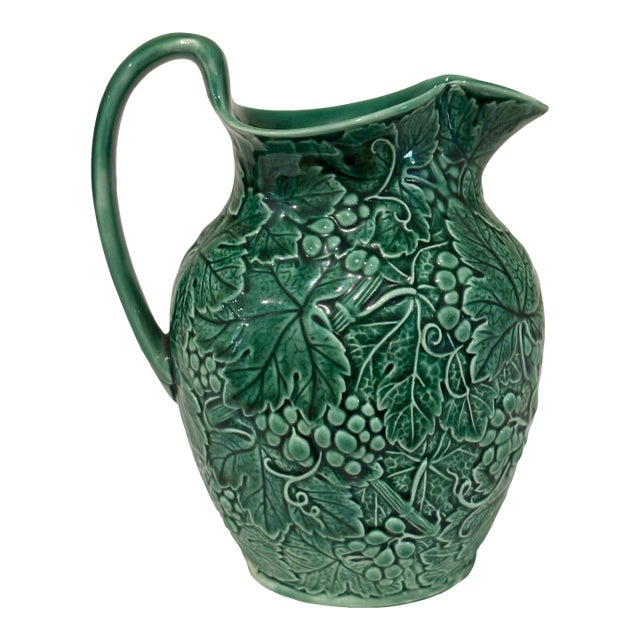Vintage Wedgwood Majolica Style Etruria & Barlaston Green Grapes & Leaves Pitcher For Sale