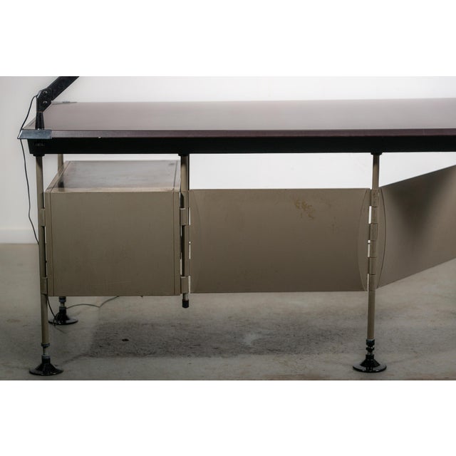 Spazio Series Directors Desk with Lamp by Studio BBPR for Olivetti, 1960 For Sale - Image 4 of 18