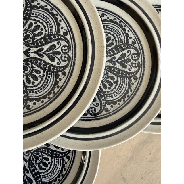 Black 1980s Noritake Primastone Dinner Plates Malaga Pattern Vintage Stoneware – Set of 8 For Sale - Image 8 of 10