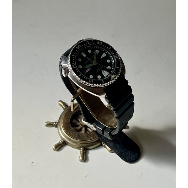 1990s Vintage Watch Stand with Nautical Theme from Seiko, 1991 For Sale - Image 5 of 11