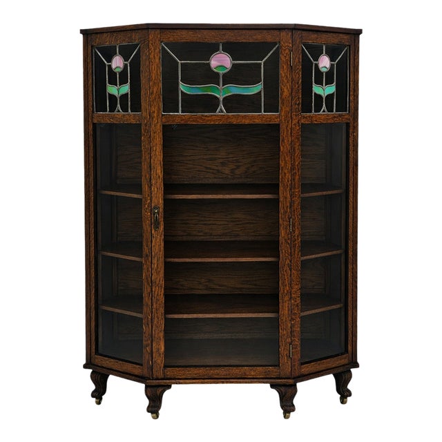 Antique Arts & Crafts Oak China Cabinet With Leaded Floral Glass, C. 1900 For Sale