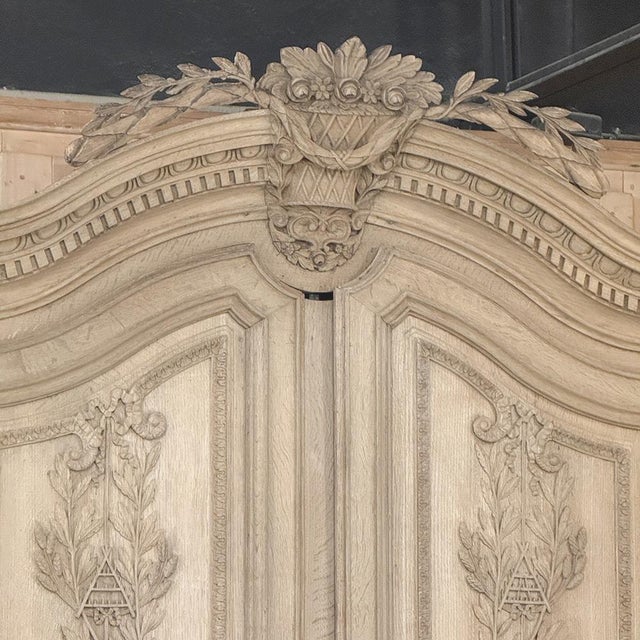 Grand 18th Century Oak Louis XVI Armoire From Namur For Sale In Dallas - Image 6 of 18