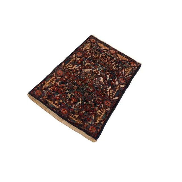 Antique Middle Eastern Hand-Knotted Sarugh Rug For Sale - Image 3 of 9