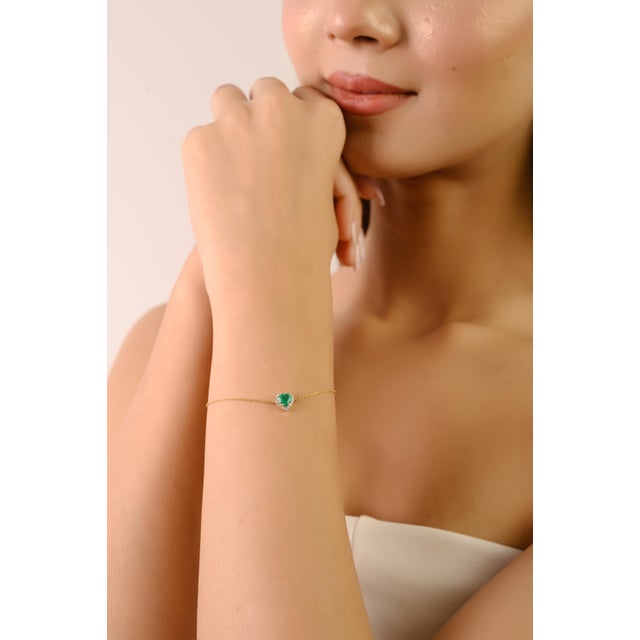Natural Green Emerald Heart Bracelet With Halo Diamonds in 14k Gold 7 Inch Chain For Sale - Image 9 of 15
