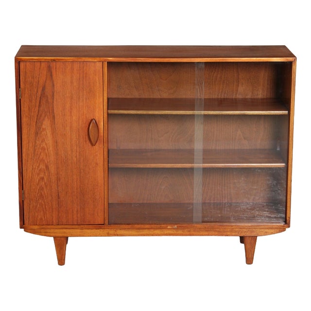 Mid-Century Modern Glass Fronted Teak Bookcase, 1960s For Sale