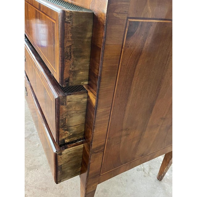 Brown Italian Neoclassical Walnut Commode, 18th Century For Sale - Image 8 of 16