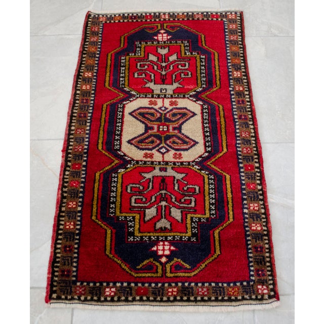 1970s Hand-Knotted Small Turkish Rug Colorful Entry Decor Doormat 21"x37" For Sale - Image 5 of 11