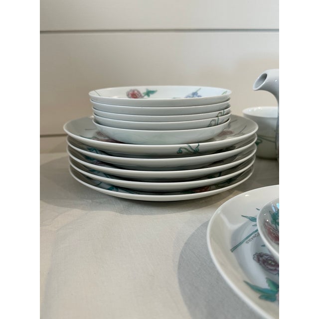 Traditional 1980s Alhambra by Hutschenreuther Tavola Leonard Paris 23-Piece Tea Set For Sale - Image 3 of 12