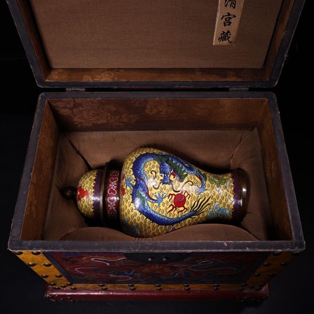 Chinese Vintage Chinese Yellow Ground Cloisonné Dragon & Phoenix Ginger Jar With Antique Lacquered Presentation Box ("Xuande" Mark) For Sale - Image 3 of 9