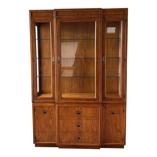 1980s Drexel Heritage “Passage” Series Lighted China/Display Hutch, Champagne Style For Sale