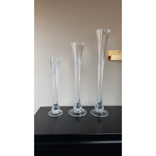 1990s Global Views Portugal Graduated Hand-Blown Ribbed Glass Candlesticks | Set of Three For Sale - Image 5 of 8