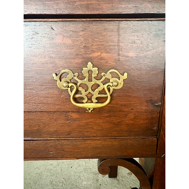 18th-Century English Oak Three-Drawer Dresser Base With Original Brasses For Sale In Houston - Image 6 of 7