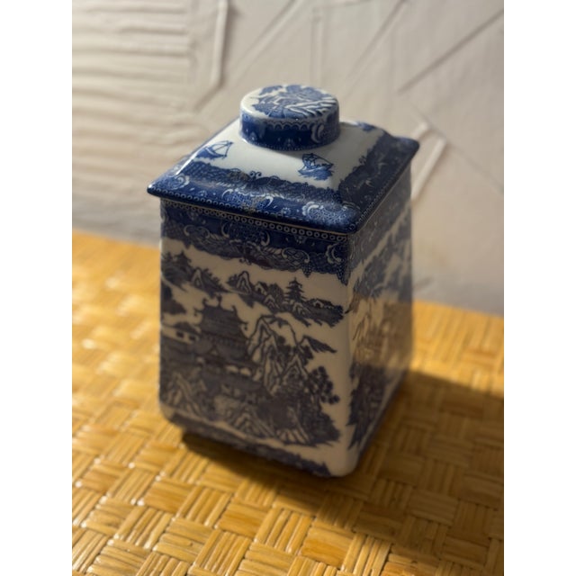 1980s Vintage Blue Willow Ringstons Tea Merchants Limited Edition Ginger Jar For Sale - Image 5 of 9