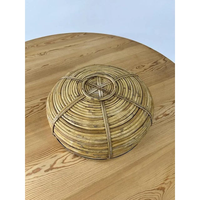 Rattan Fruit Baske, 1970, in Good conditions. Designed 1970 to 1979