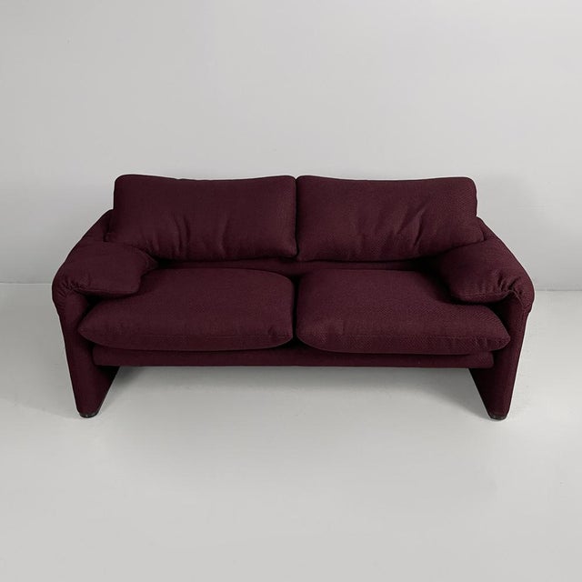 Italian Modern Burgundy Fabric Sofa by Vico Magistretti for Cassina, 1960s For Sale - Image 12 of 12