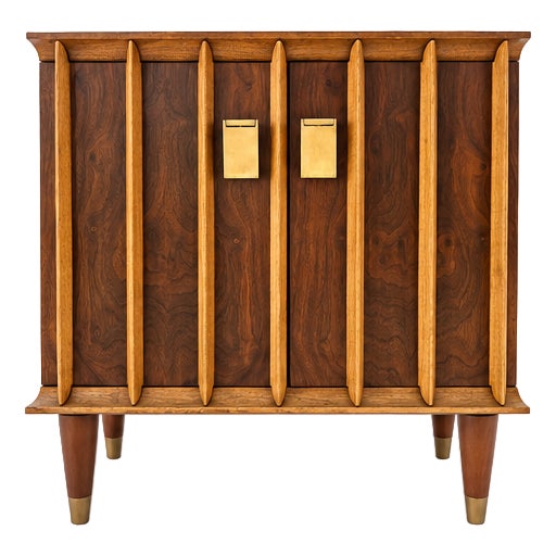 Lane Mid-Century Modern Cabinet With Tapered Legs, Removable. Alta Vista, Virginia, Style 1131-92, Serial 2864250. For Sale