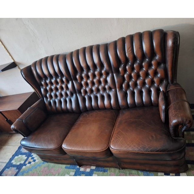 Mid-Century Modern Chesterfield 3-Seater Sofa in Chestnut-Coloured Leather For Sale - Image 3 of 18