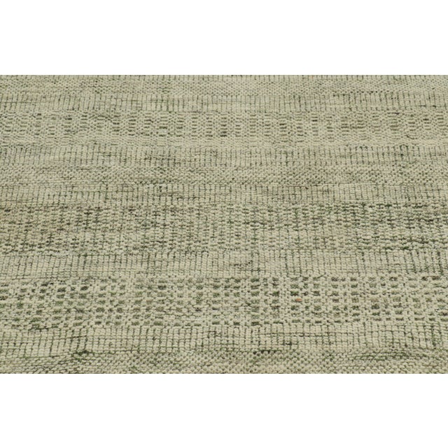 Contemporary Rug & Kilim’s Contemporary Textural Rug in Green and White Tones - 6x9 For Sale - Image 3 of 7