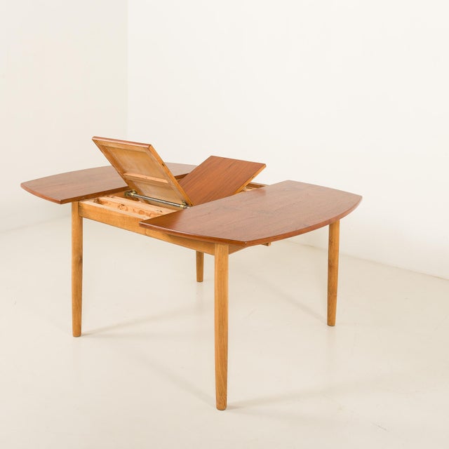 Mid-Century Modern Teak Table with Hidden Leaves by William Watting for Fristho, 1950s For Sale - Image 9 of 18
