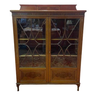 English Marquetry Display Case from Maple & Compagnie Londres For Sale