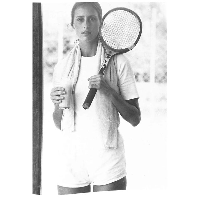 "Cheap Chic: Hundreds of Money Saving Hints to Create Your Own Great Look" 1975 Milinaire, Caterine and Troy, Carol For Sale - Image 4 of 12