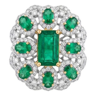 Natural Emerald & Diamond Ring in 18k Gold For Sale