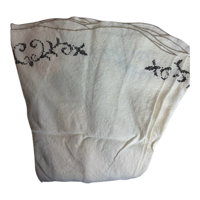 Vintage Round Ivory Table Cloth For Sale