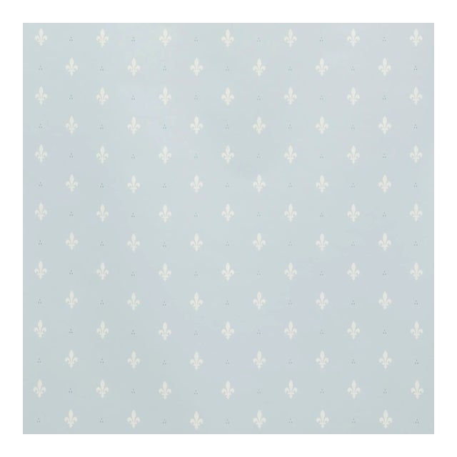 Sample - Schumacher Fleur De Lis Wallpaper in Mineral For Sale