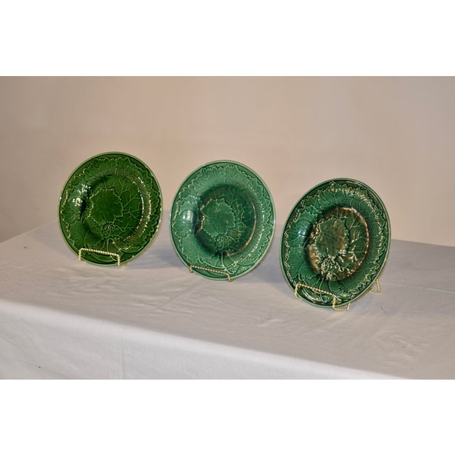 Victorian Set of 3 English Green Majolica Leaf Plates For Sale - Image 3 of 6