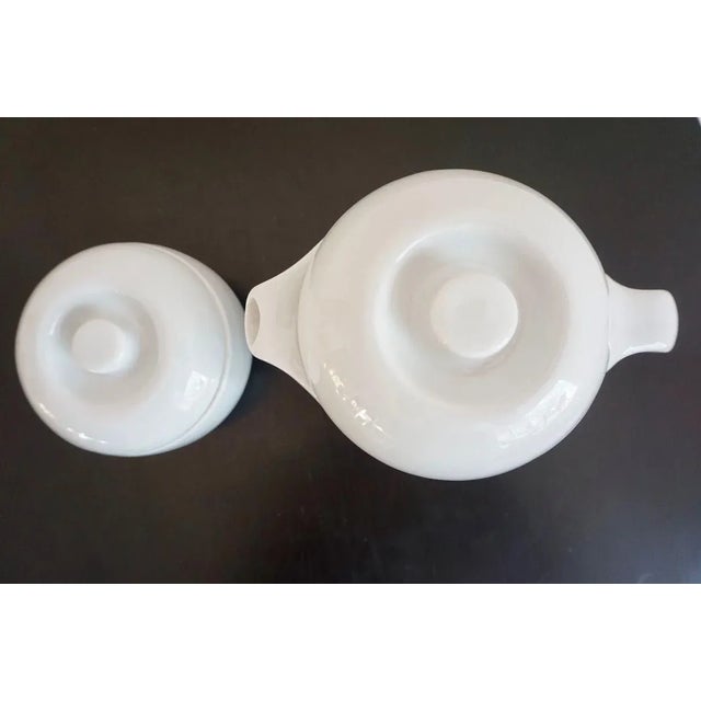 White Round Alföldi Szaturnusz Coffee Set by Horváth László & Ambrus Éva for Alföldi Porcelángyár, 1970s, Set of 17 For Sale - Image 4 of 13