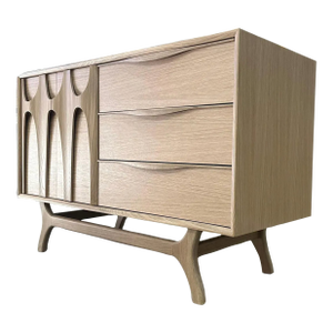55” White Oak “Brasilia” Single Sink Vanity – Sculptural Wood Pulls