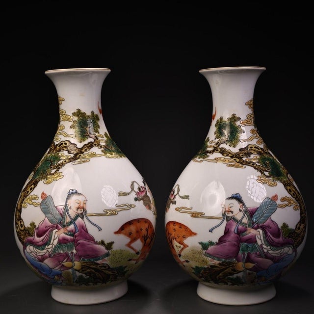 1960s Pair of Vintage Famille Rose Porcelain Vases With Figural & Deer Motifs For Sale - Image 5 of 10