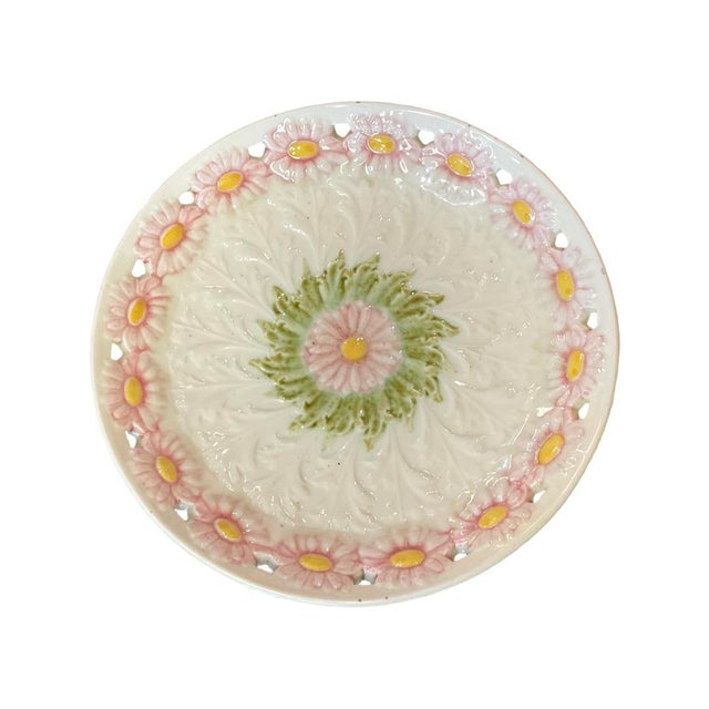 English Eearly 20th Century Daisy Design Majolica Pedestal For Sale - Image 3 of 7