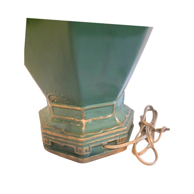 1970s Hollywood Regency Custom Lacquered Emerald Green & Gilt Chinoiserie Table Lamp For Sale - Image 17 of 18