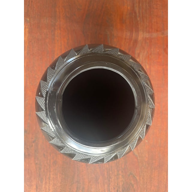 Workaday Handmade Native American Navajo Marvin Blackmore Black Pottery Vase For Sale - Image 4 of 5