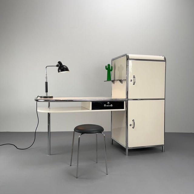 Extremely rare and highly decorative desk combination! The desk can be easily disassembled for transport. Desk height: 76cm