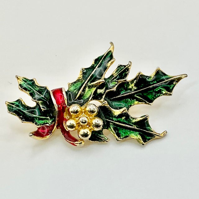 Mid-Century Boho Chic Americana Christmas Holly Swag Brooch With Red Ribbon. For Sale - Image 10 of 10