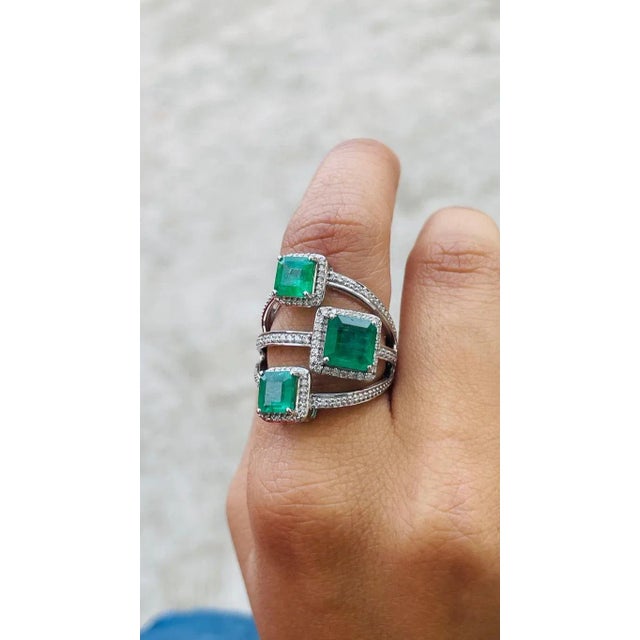 4.11ct Zambian Emerald & Diamond Three Row Ring Size 7 in 14k White Gold For Sale - Image 4 of 10