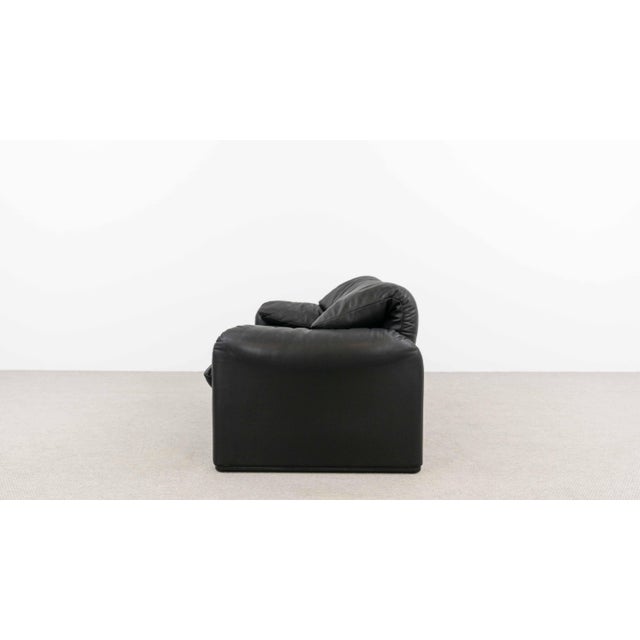 Cassina Maralunga 2-Seater Leather Sofa by Vico Magistretti from Cassina, 1990s For Sale - Image 4 of 18