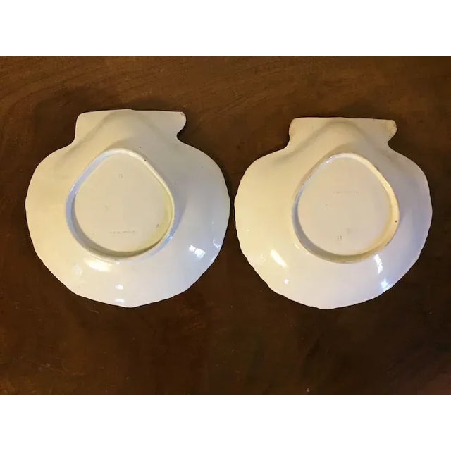 Antique 19th Century Wedgwood Conchology Pearlware Pink Scallop Sea Shell Bowls - A Pair For Sale In New York - Image 6 of 10