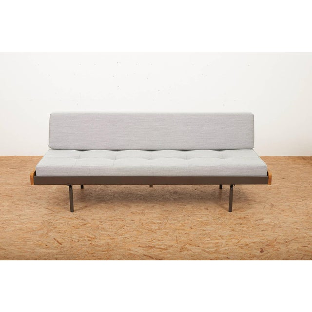 Daybed with Brown Lacquered Metal with Oak Trim Frame, Holland, 1970, in Good conditions. Designed 1950 to 1959