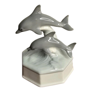 Vintage Otagiri Japan Porcelain Dolphin Mom & Baby Music Box "Pearly Shells"