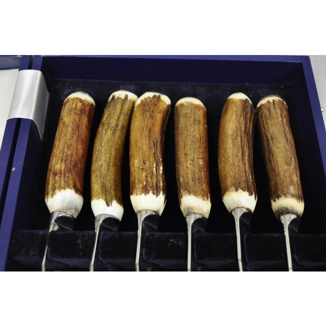 Brown Late 20th Century Scully & Scully Arts & Crafts Natural Staghorn Handle Steak Knives - Set of 6 For Sale - Image 8 of 16